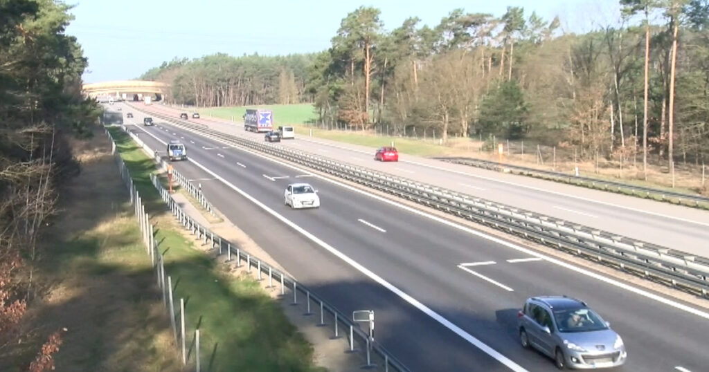 Symbolbild: die A12 - Autobahn der Freiheit