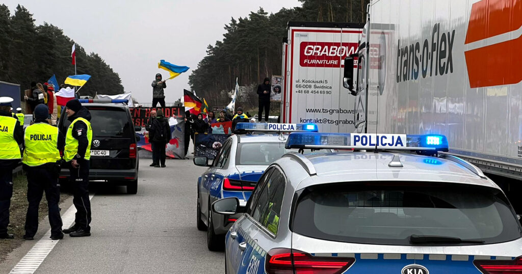 Aktivisten blockieren die A2 in Polen.