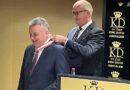 Ministerpräsident Woidke zeichnet den früheren israelischen Botschafter in Deutschland, Jeremy Issacharoff mit dem Verdienstorden des Landes Brandenburg aus.