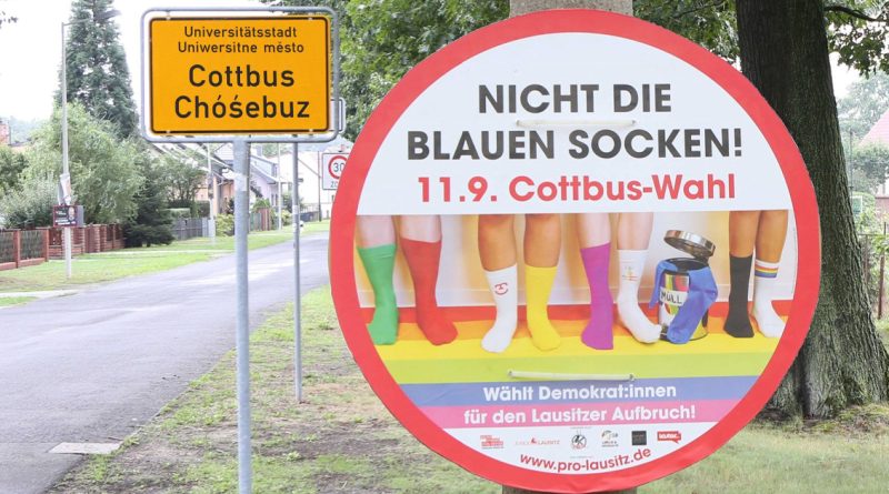 Deutschlands erste Blaue-Socken-Kampagne zur Cottbus-Wahl