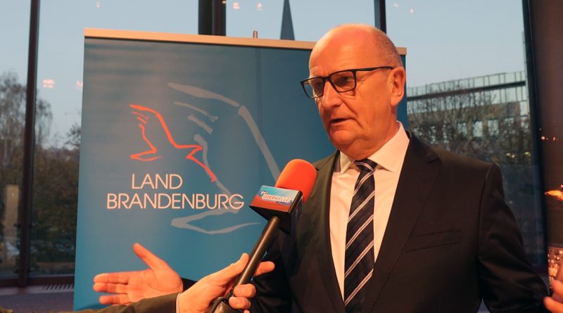 Brandenburgs Ministerpräsident Dietmar Woidke (SPD) im Kleist Forum.