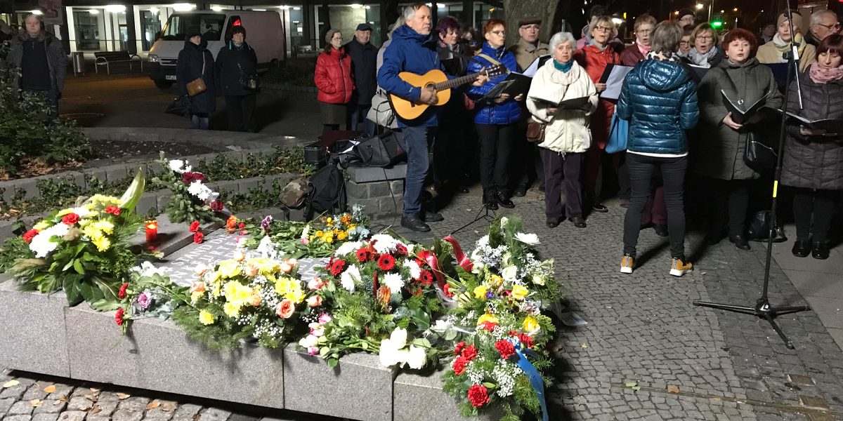 9. November: Gedenken am Brunnenplatz in Frankfurt (Oder)