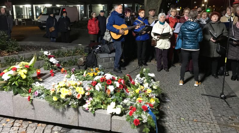 9. November: Gedenken am Brunnenplatz in Frankfurt (Oder)