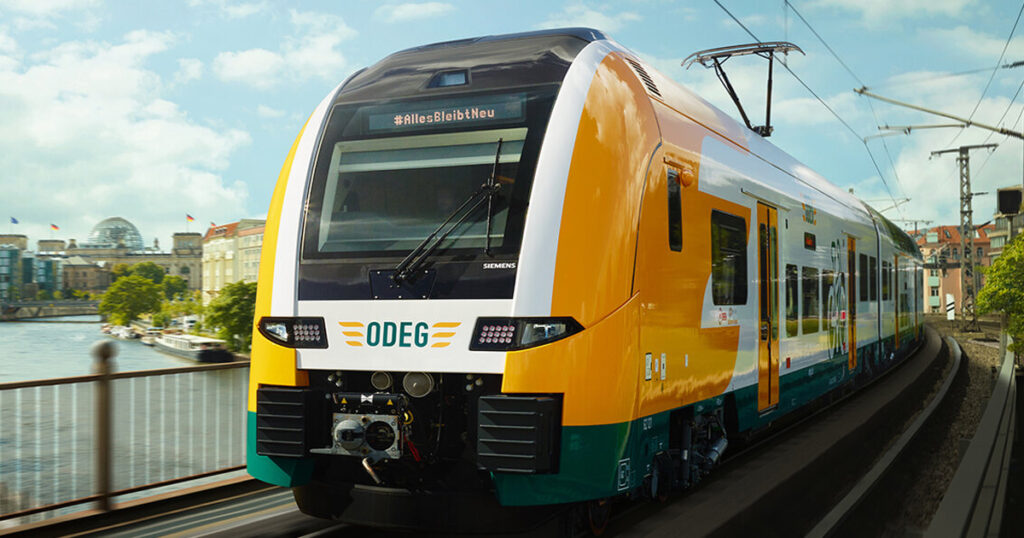Die ODEG fährt auf der RE1-Strecke mit den modernen Desiro HC Zügen von Siemens.