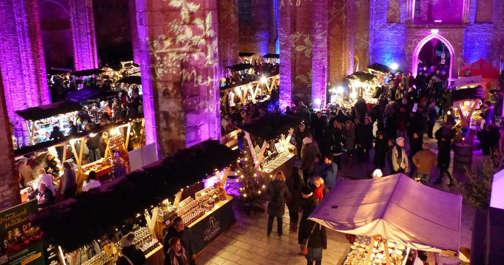 Archiv: Der Adventsmarkt in der St. Marien Kirche in Frankfurt (Oder)