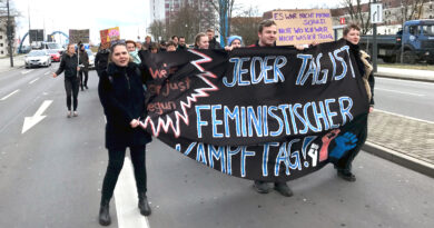 Demonstrationszug "Feministischer Kampftag"