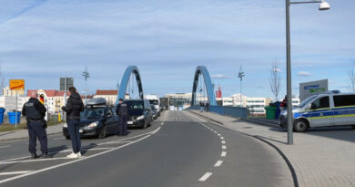 Grenzkontrollen an der Stadtbrücke unserer Doppelstadt.