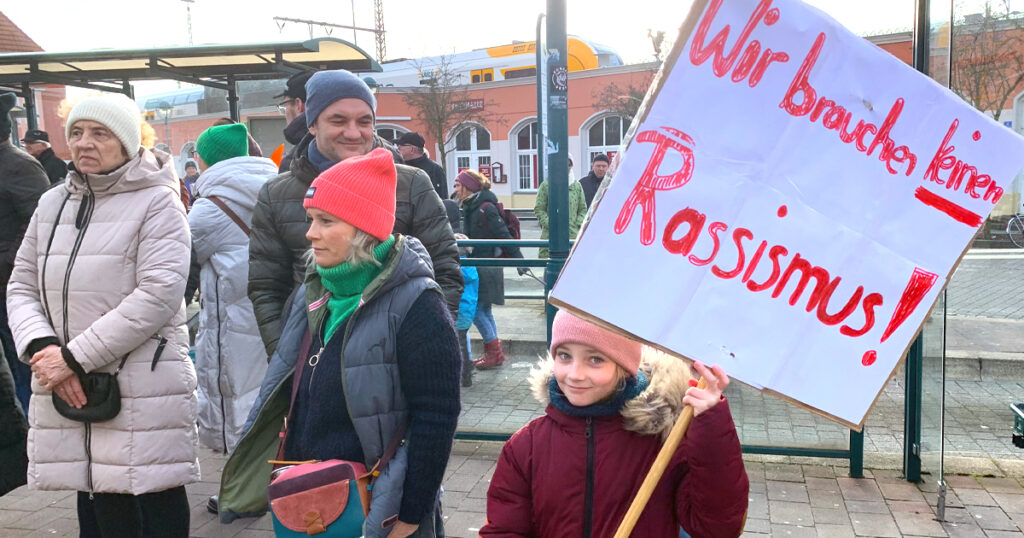 Archiv: Auf der Demo gegen Rechtsextremismus am 27. Januar 2024 in Frankfurt (Oder).