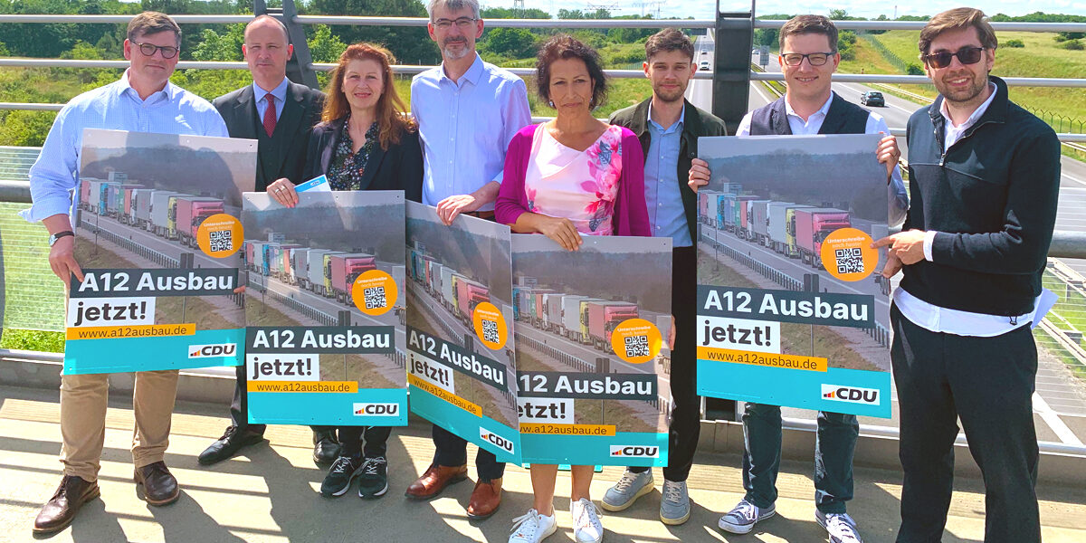 Aktion mehrerer Kreisverbände der CDU an der A12 in Frankfurt (Oder).