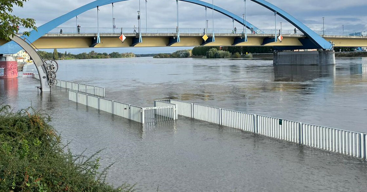 Hochwasser 2024 - die Stadtbrücke in Frankfurt (Oder)